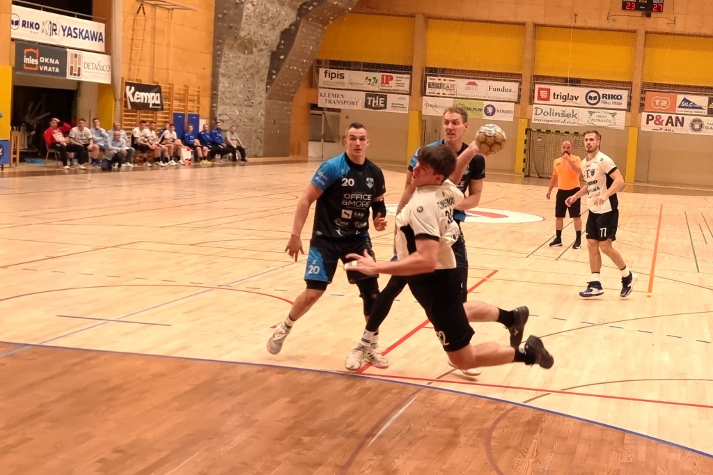 RD RIKO RIBNICA – RK SLOVENJ GRADEC 27:30 (13:16)