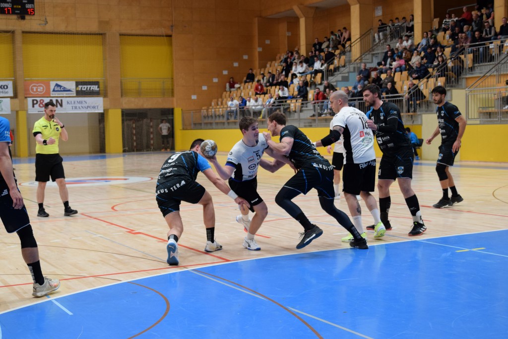 RD RIKO RIBNICA – RK SLOVENJ GRADEC 27:29 (13:11)