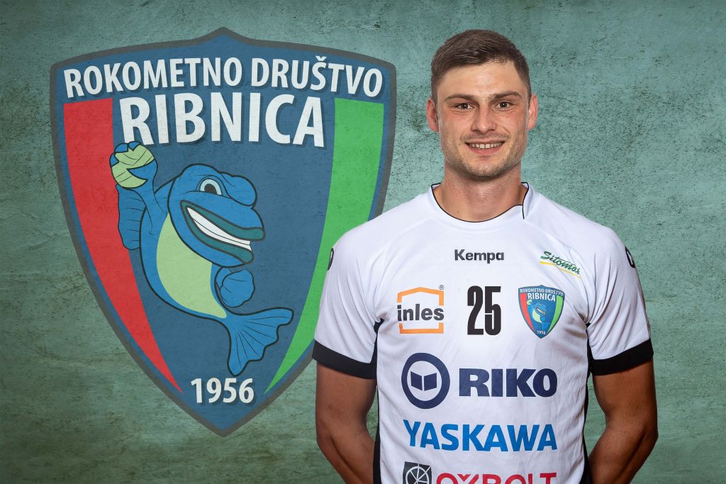Vrzel na desnem krilu no zapolnil Mitja Romih